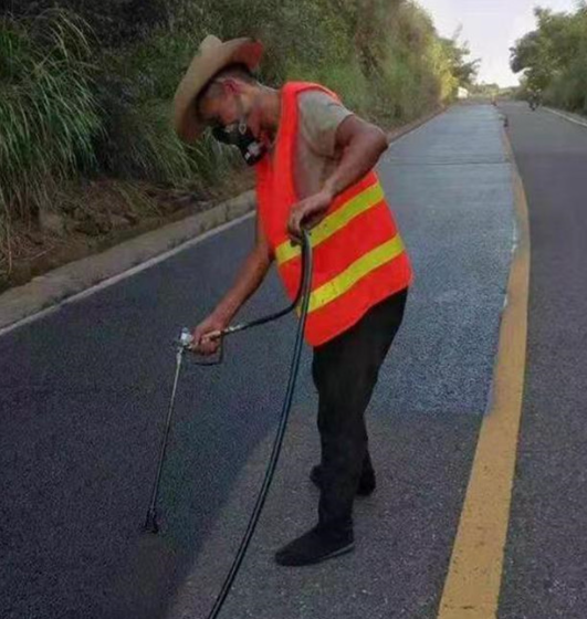 鞍山路面喷涂翻新彩色步道施工方案